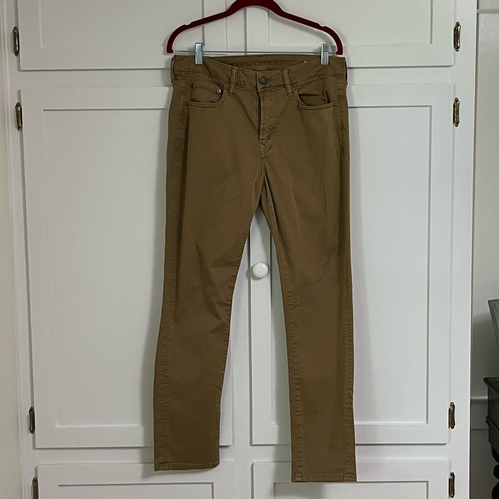 American Eagle Outfitters Flex slim fit pants. Size 32x30. In great condition.